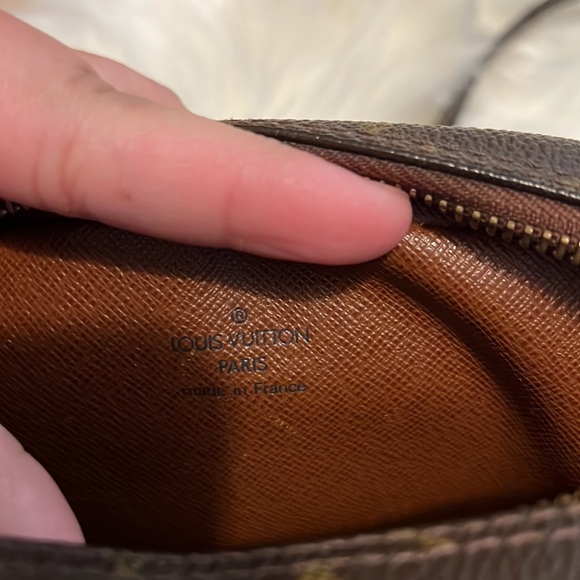 Louis Vuitton crossbody - Picture 3 of 8